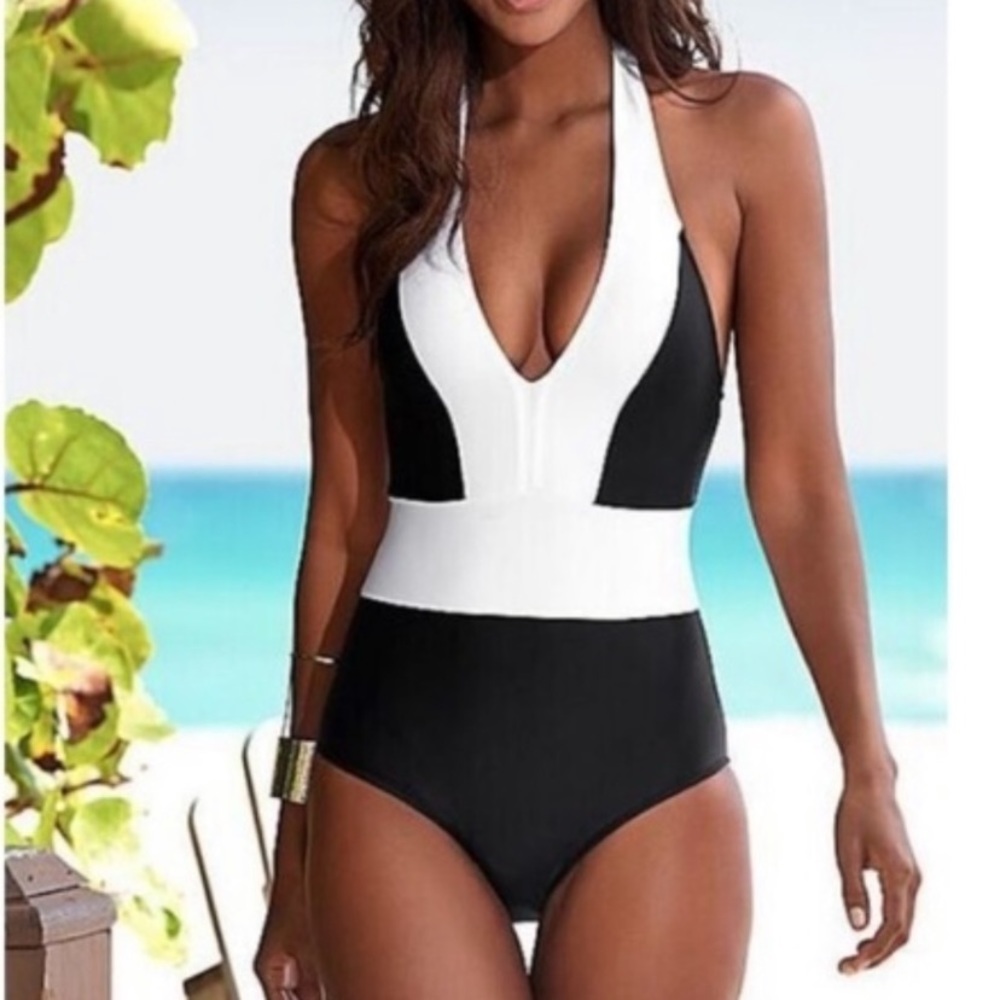 Black and White colorblock halter one piece swimsuit Size Small S
